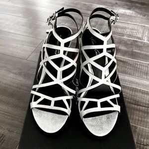 NIB NWT Kenneth Cole Dahl silver cage heel 8.5 leather - party ready!